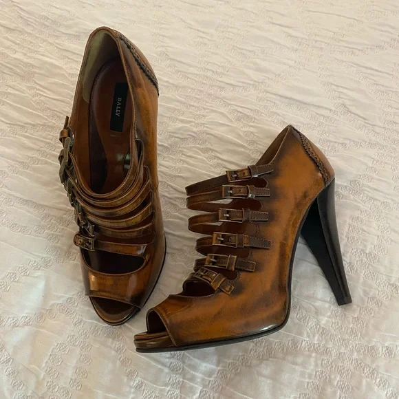 Gorgeous Bally Peep-Toe Heels - Picture 1 of 8